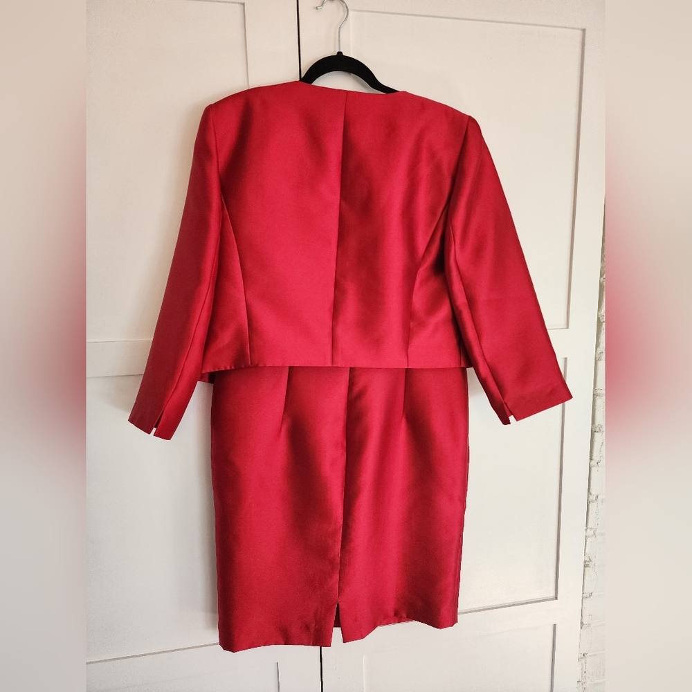 Elegant Red Dress and Jacket Set - Picture 2 of 7